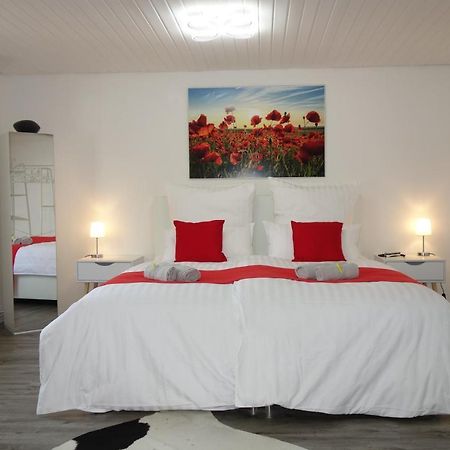 Happy-Homes Red - Up To 5 - Kueche - W-Lan - Netflix - Honig - Terrasse Altenstädt Exteriör bild